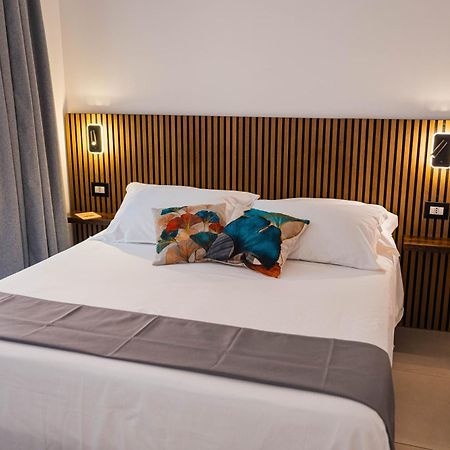Humboldt Luxury Rooms ตาออร์มินา ภายนอก รูปภาพ