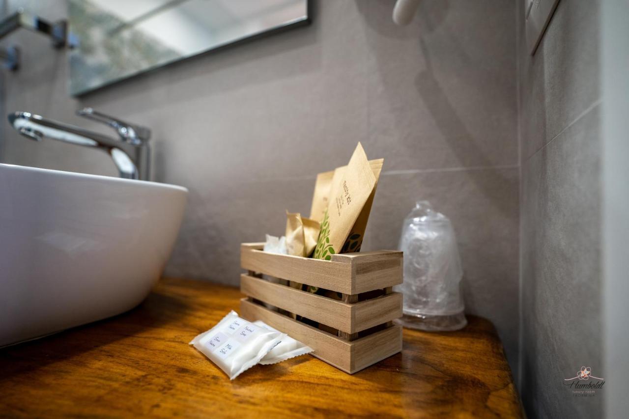 Humboldt Luxury Rooms ตาออร์มินา ภายนอก รูปภาพ