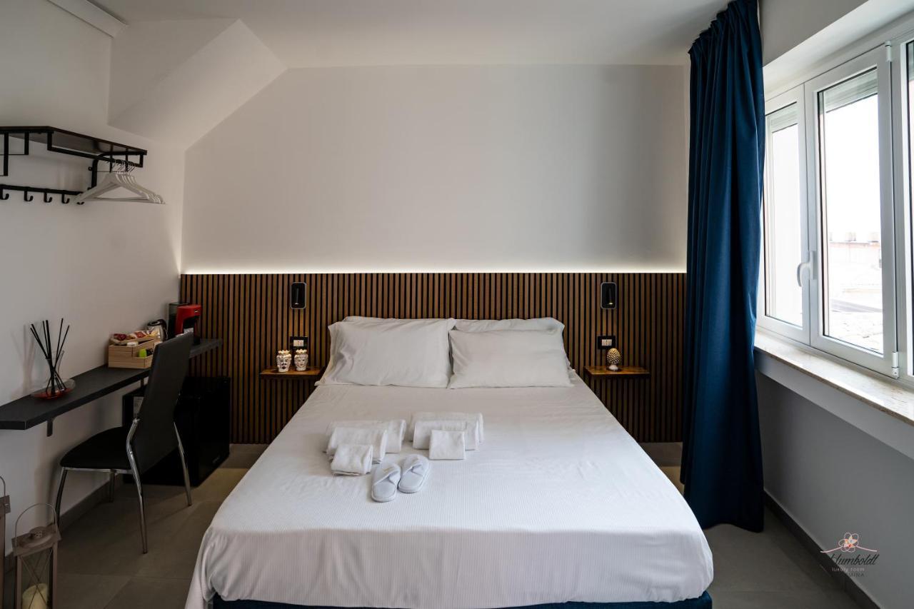 Humboldt Luxury Rooms ตาออร์มินา ภายนอก รูปภาพ