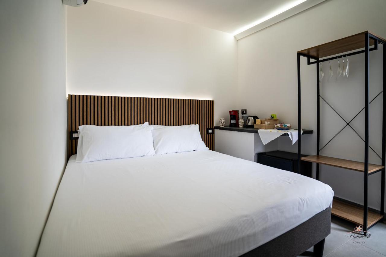 Humboldt Luxury Rooms ตาออร์มินา ภายนอก รูปภาพ