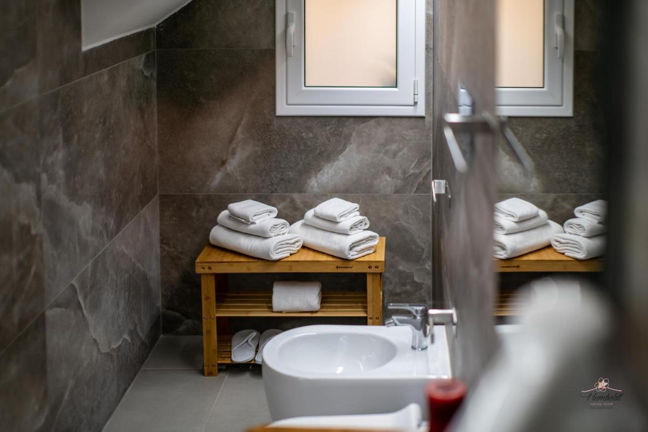 Humboldt Luxury Rooms ตาออร์มินา ภายนอก รูปภาพ