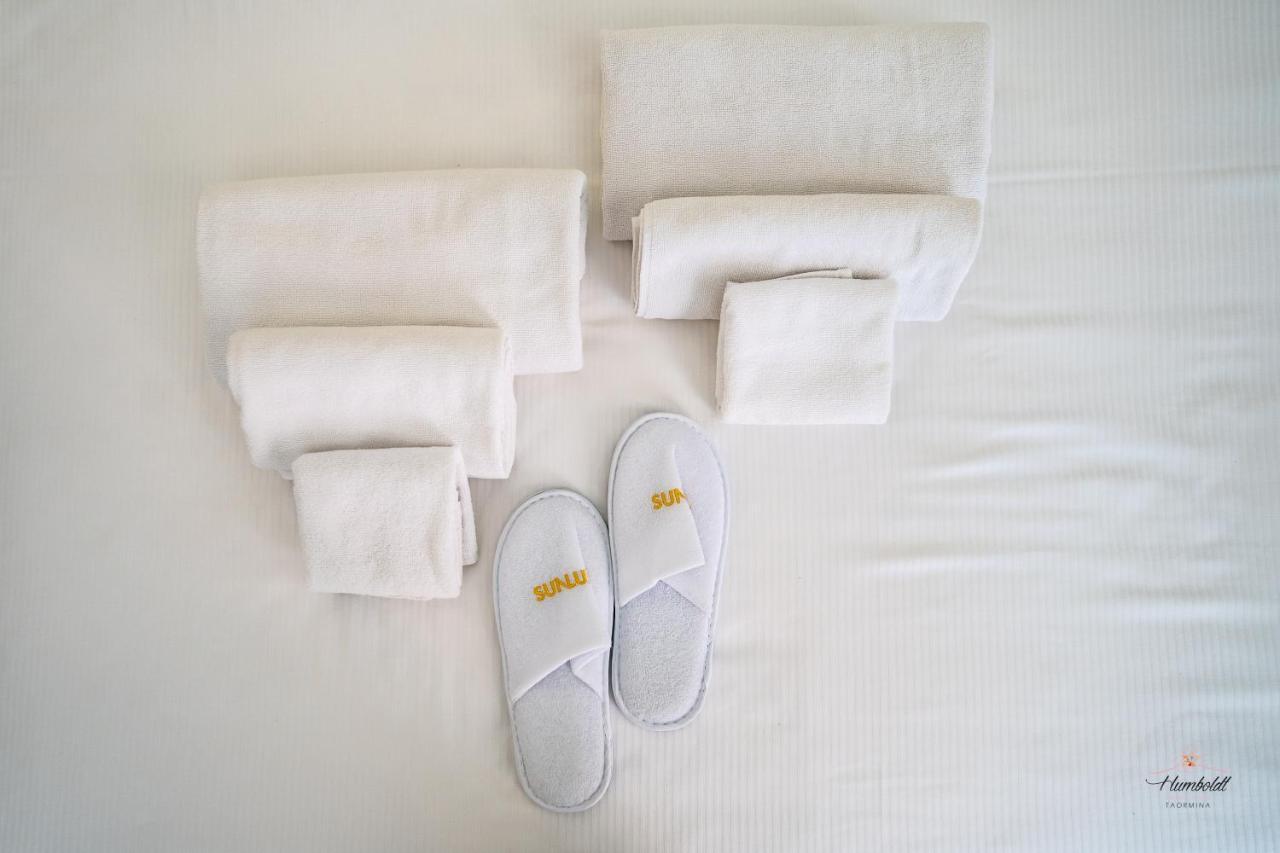 Humboldt Luxury Rooms ตาออร์มินา ภายนอก รูปภาพ