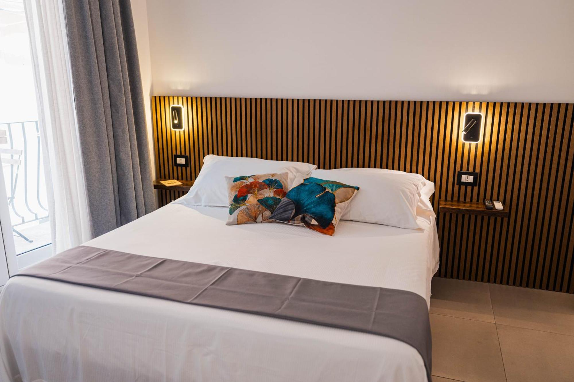 Humboldt Luxury Rooms ตาออร์มินา ภายนอก รูปภาพ